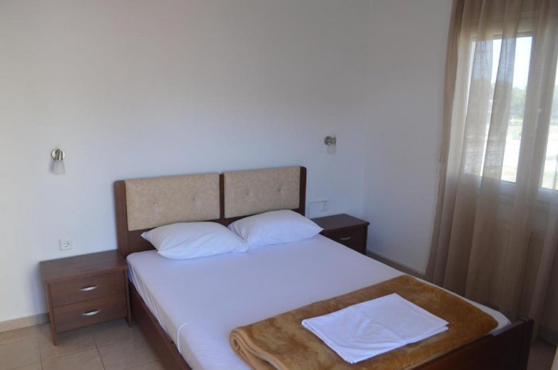 Irini Apartments - Снимка 4