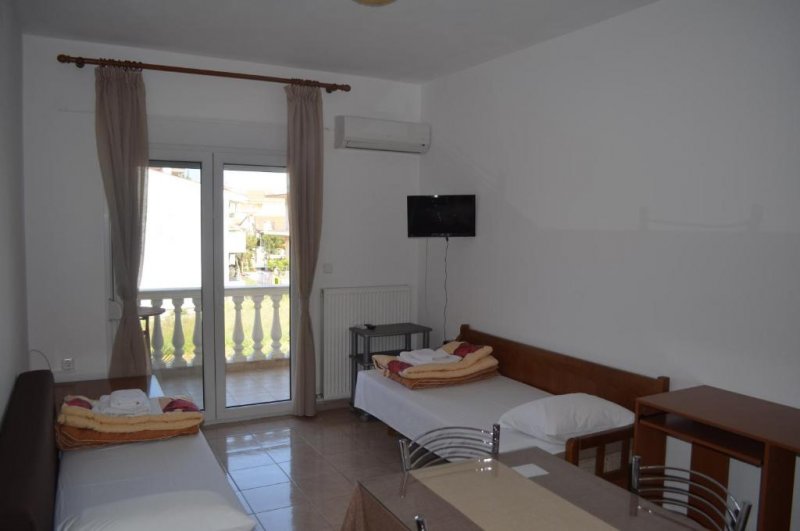 Irini Apartments - Снимка 4