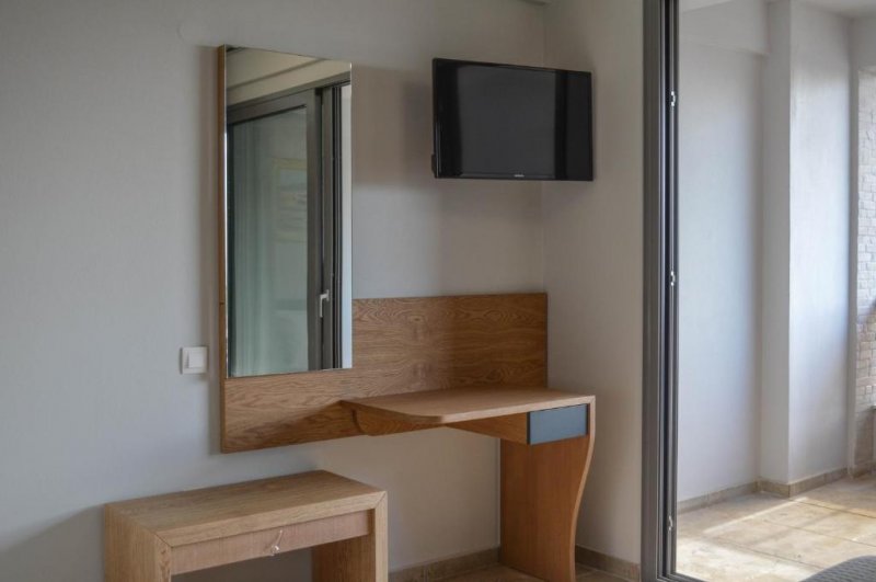 Sunshine Apartment - Снимка 8