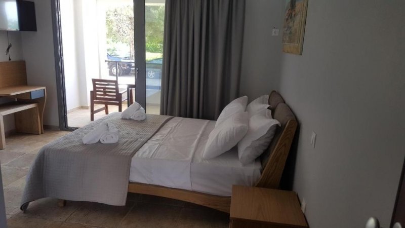 Sunshine Apartment - Снимка 2