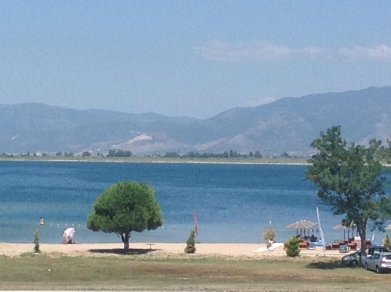 Sunshine Apartment - Снимка 3