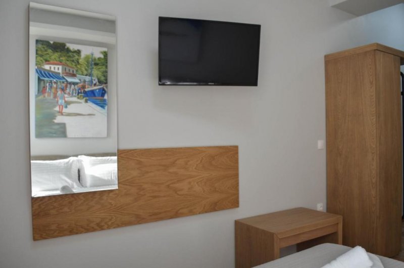 Sunshine Apartment - Снимка 10