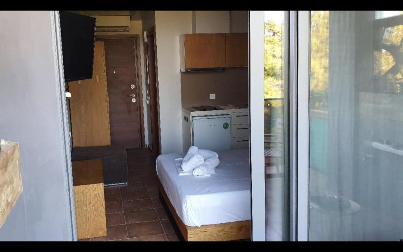 Sunshine Apartment - Снимка 10