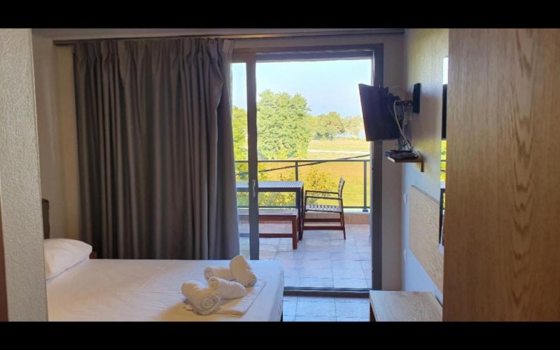 Sunshine Apartment - Снимка 2