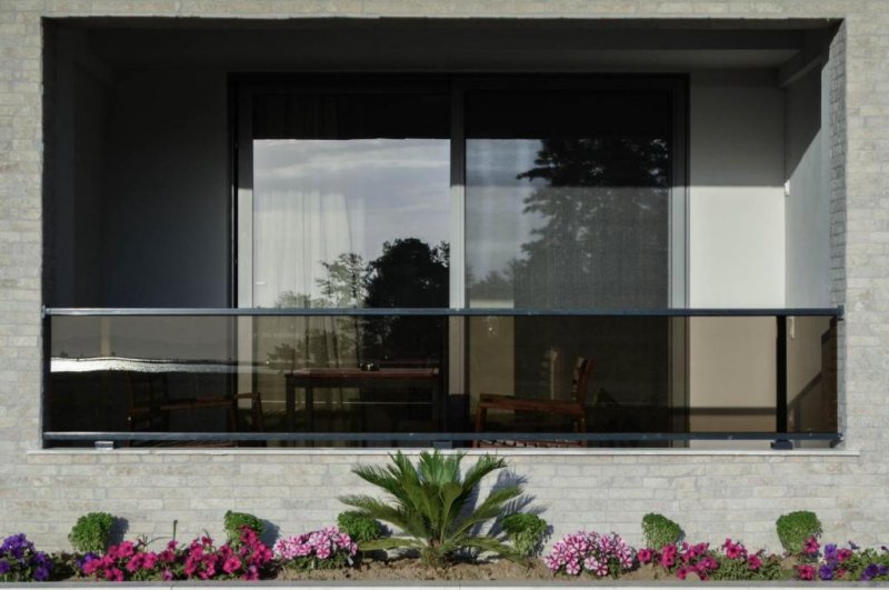 Sunshine Apartment - Снимка 7