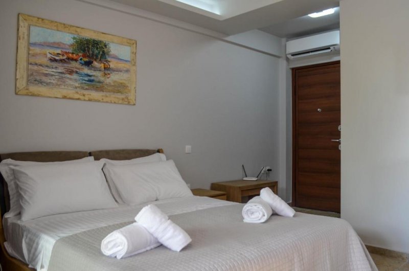 Sunshine Apartment - Снимка 3