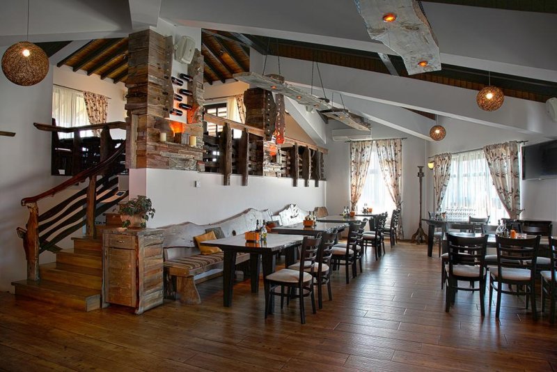 Комплекс за винен и СПА туризъм Старосел - Снимка 3