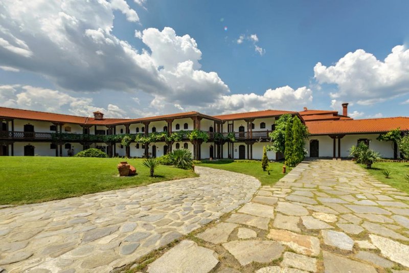 Комплекс за винен и СПА туризъм Старосел - Снимка 4