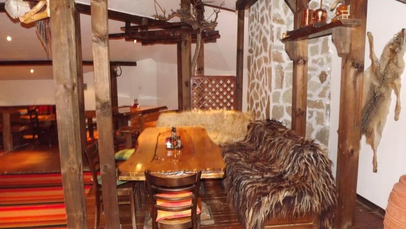 Комплекс за винен и СПА туризъм Старосел - Снимка 1