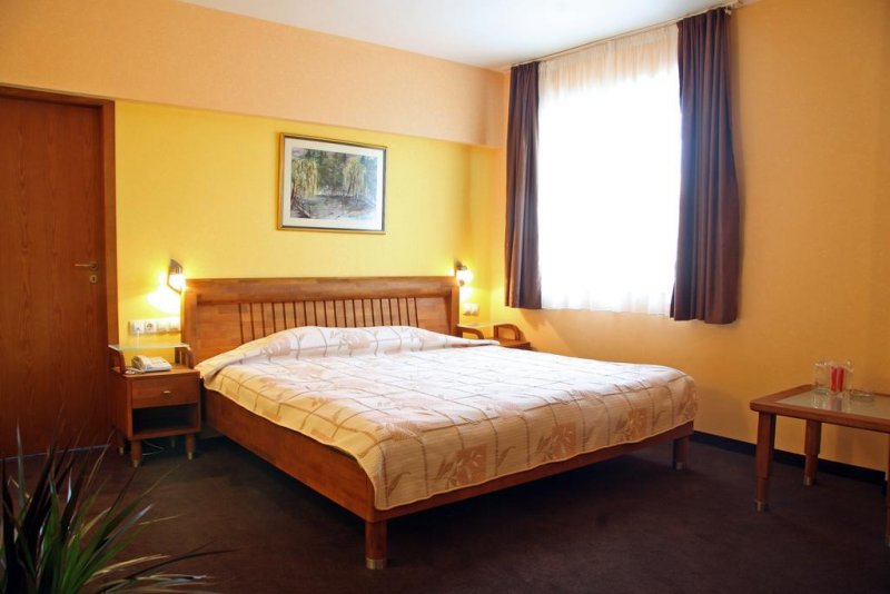 Лъки Лайт Бутик Хотел & Спа - Снимка 11