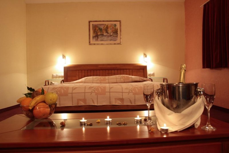 Лъки Лайт Бутик Хотел & Спа - Снимка 10