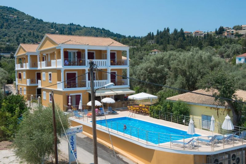 Summertime Inn - Снимка 0