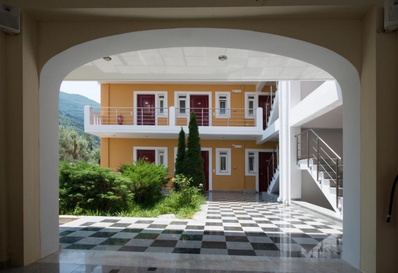 Summertime Inn - Снимка 3