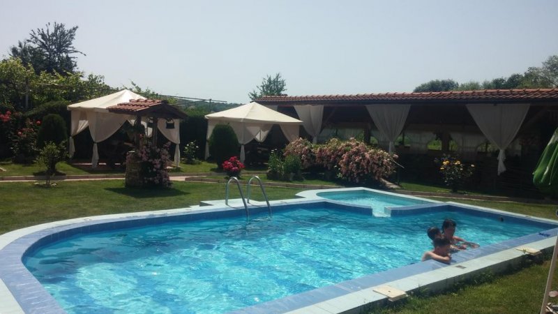 Семеен хотел Шарков - Снимка 0