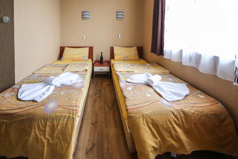 Семеен хотел Шарков - Снимка 8