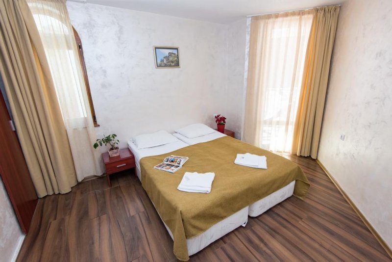 Вили Форест Нук - Снимка 2