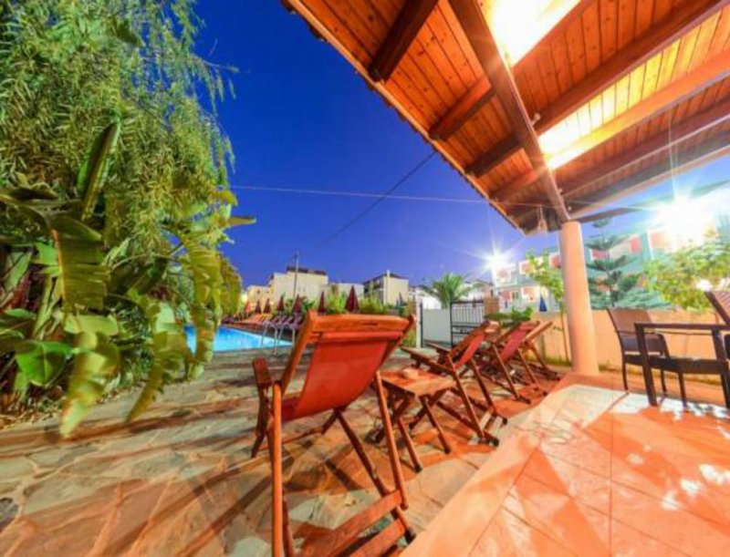 California Beach Hotel - Снимка 8