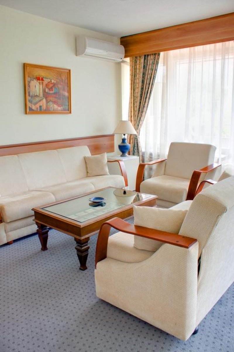 Гранд Хотел Казанлък - Снимка 2