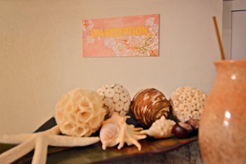 Гранд Хотел Казанлък - Снимка 4