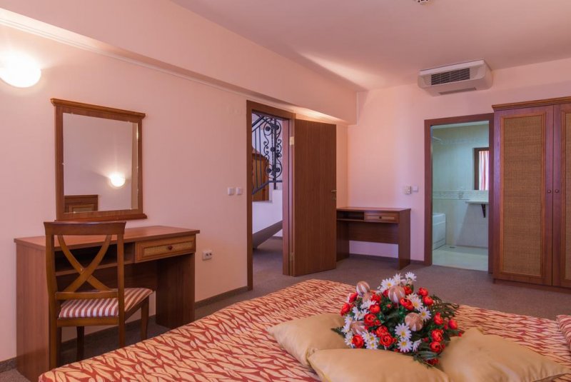 Хотел Цезар Палас - Снимка 7