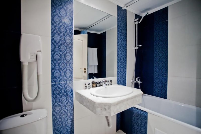 Хотел Роял Парк - Снимка 1