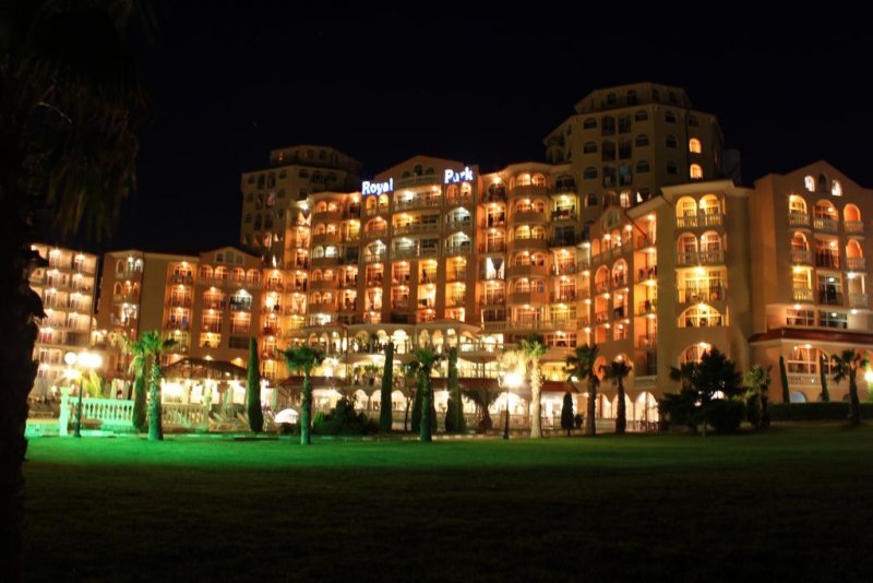 Хотел Роял Парк - Снимка 1