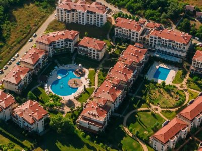 Комплекс Грийн Лайф Бийч Ризорт - Снимка 1