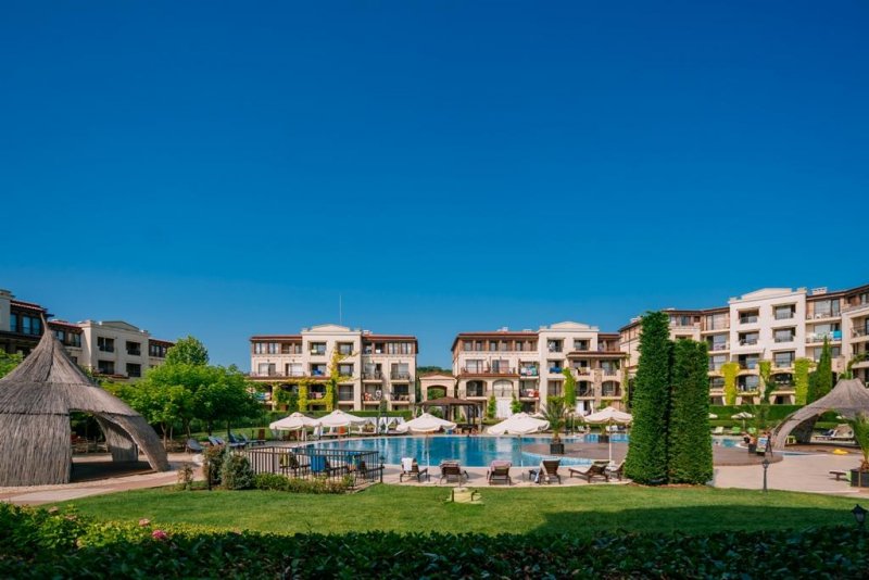 Комплекс Грийн Лайф Бийч Ризорт - Снимка 2