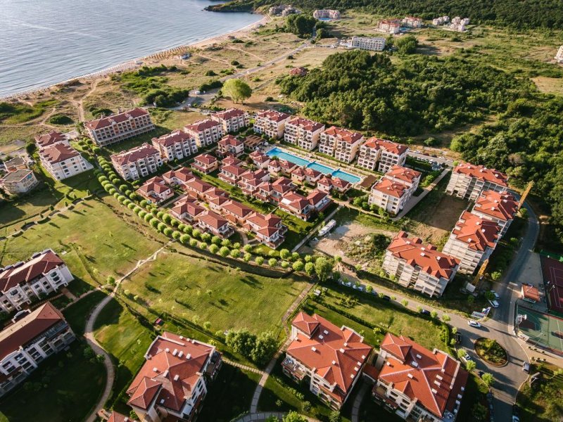 Комплекс Грийн Лайф Бийч Ризорт - Снимка 1