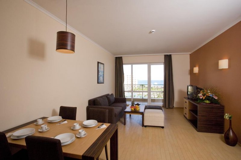 ДИТ Маджестик Бийч Резорт - Снимка 9