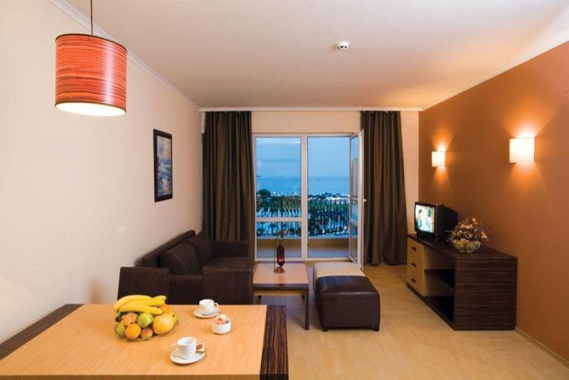 ДИТ Маджестик Бийч Резорт - Снимка 11