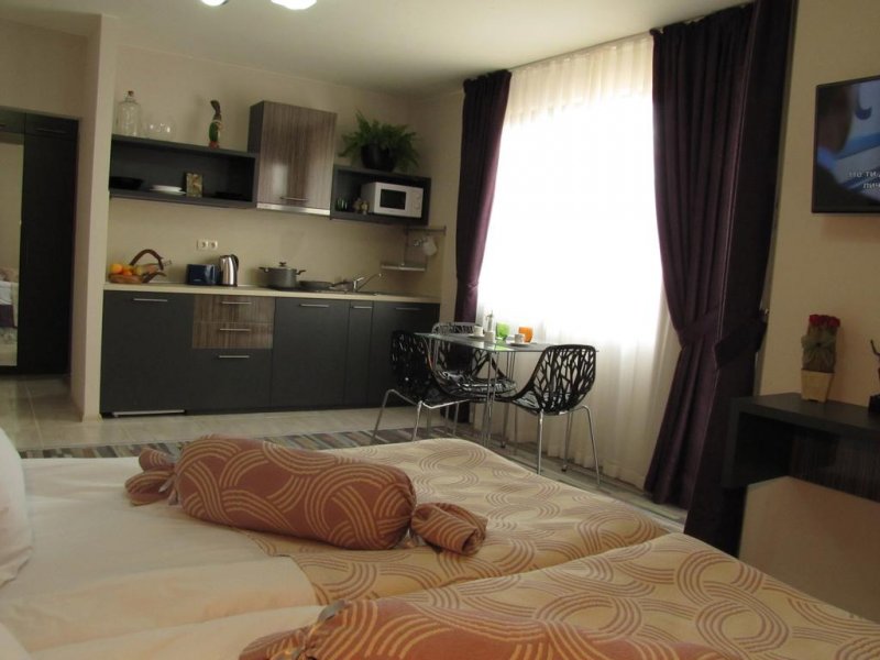 Апартхотел Хелоу Хисар - Снимка 9