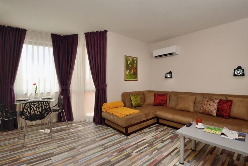 Апартхотел Хелоу Хисар - Снимка 3