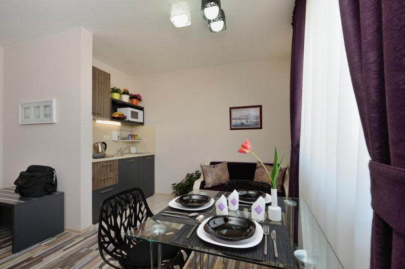 Апартхотел Хелоу Хисар - Снимка 4