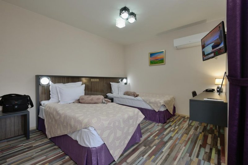 Апартхотел Хелоу Хисар - Снимка 7