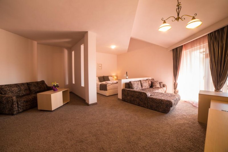 СПА Хотел Севън Сизънс - Снимка 3