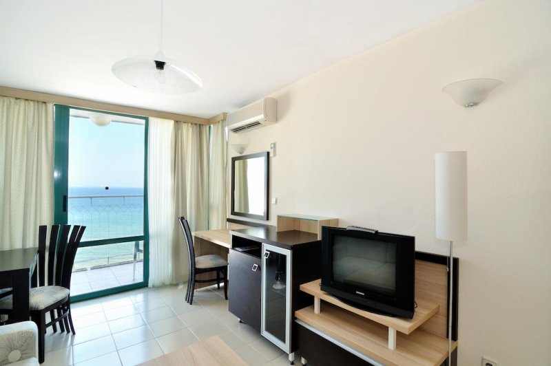 Хотел Боряна - Снимка 1