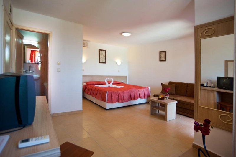 Мерлин Александрия Клуб - Снимка 3