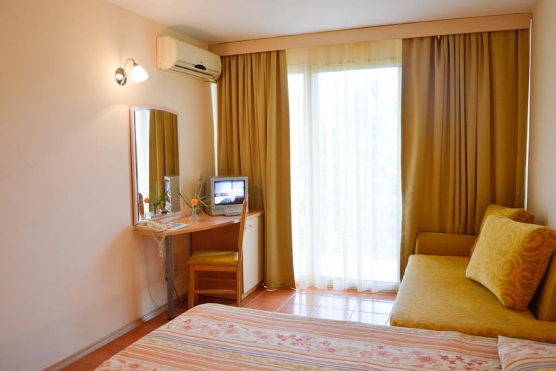 Вита Парк Хотел - Снимка 1