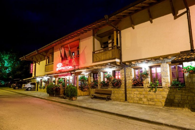 Хотел Севастократор - Снимка 1