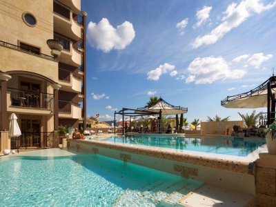 Хотел Голдън Ина - Снимка 1