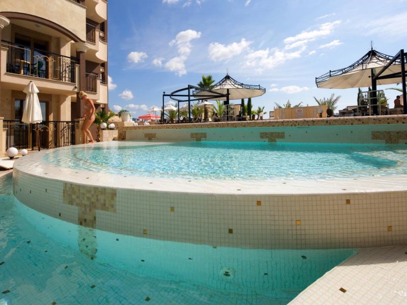 Хотел Голдън Ина - Снимка 2