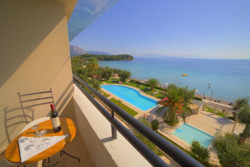 Elea Beach Hotel - Снимка 2