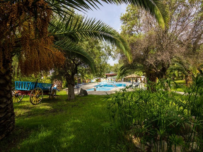 Koviou Holiday Village - Снимка 11