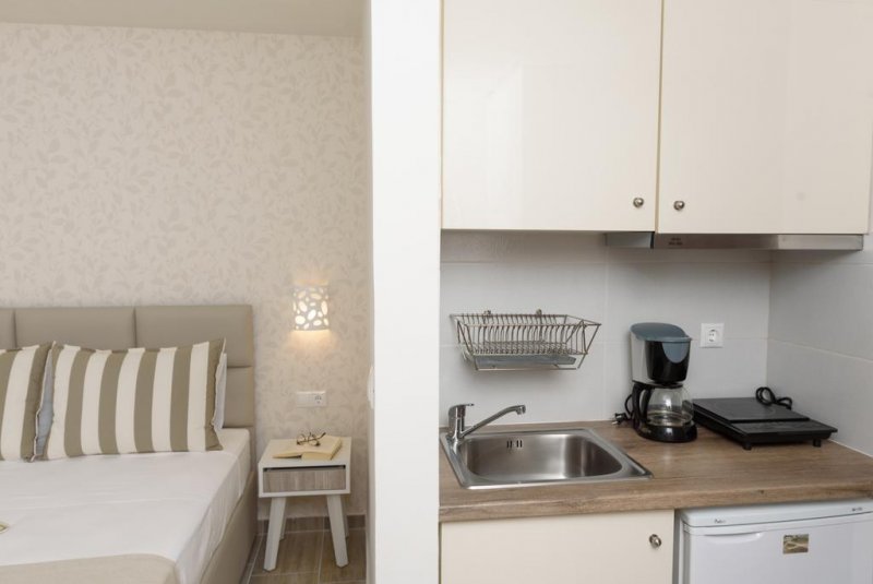 Ammos Beach Studios and Suites - Снимка 2