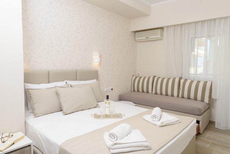 Ammos Beach Studios and Suites - Снимка 1