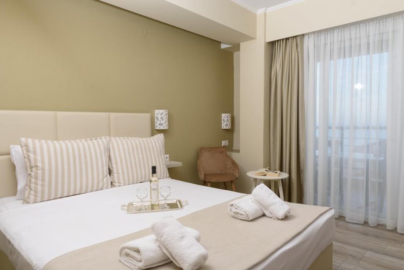 Ammos Beach Studios and Suites - Снимка 3