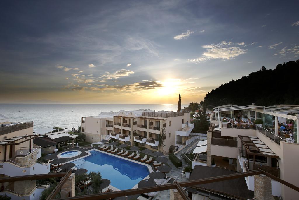Ранни записвания: 3 нощувки със закуски и вечери в хотел Olympion Sunset 5*, Халкидики, Гърция през Май! - Снимка 