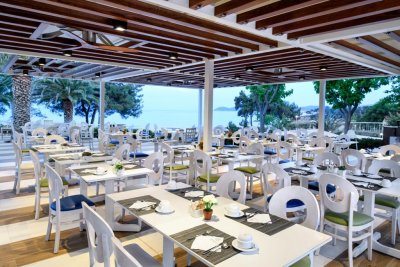 Alexandra Beach Spa Resort - Снимка 1