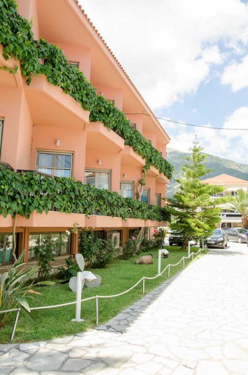 Athos Hotel - Снимка 3